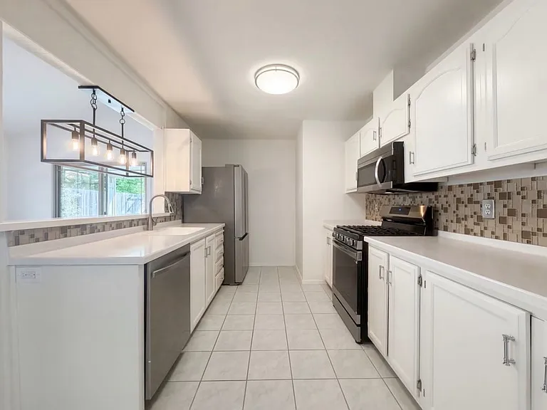 5961 Kies Way — Photo 7