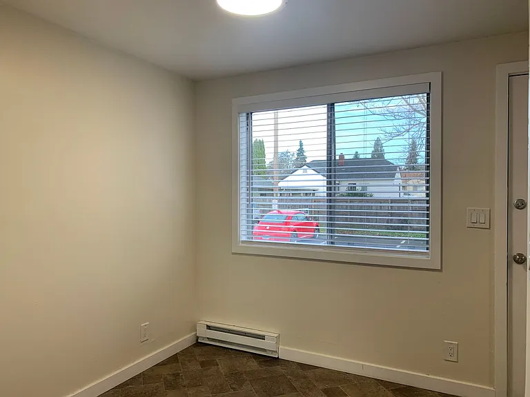 C2402 - Maple Court Apartments — Photo 6