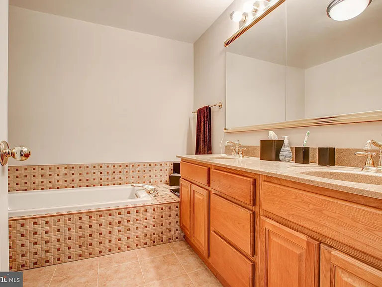 9700 Whitley Park Pl #Townhouse 19 — Photo 21
