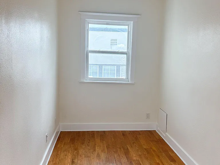 4440 Burns Ave #11 — Photo 12