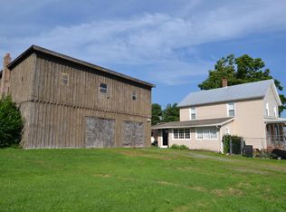 1105 Calkins Rd, Milanville, PA 18443