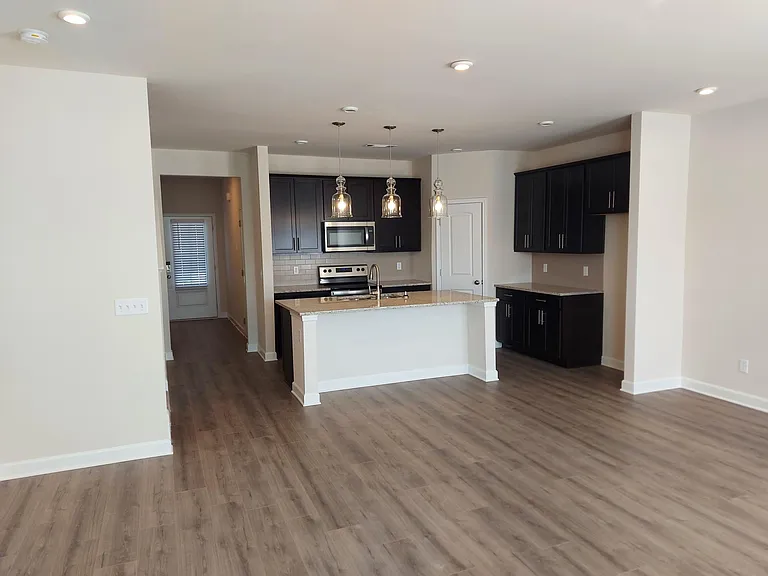 146 Fister Dr — Photo 4