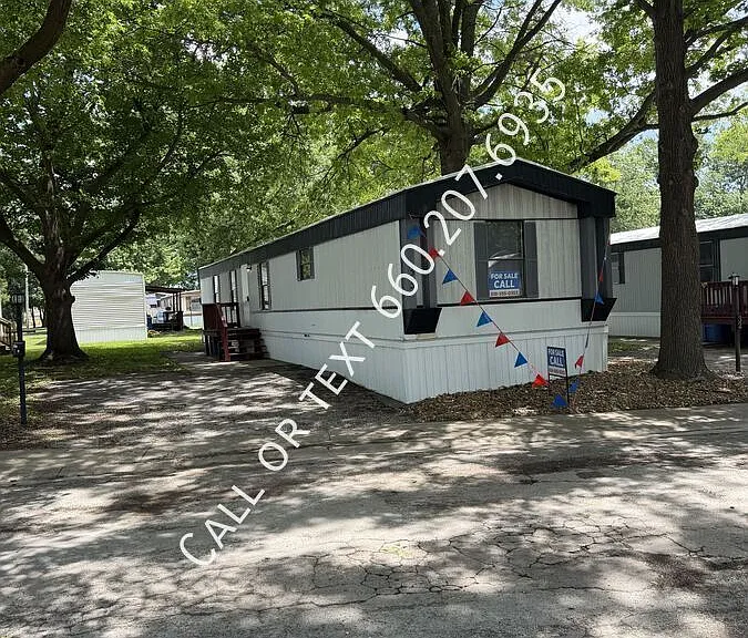 913 N Taylorville Blvd #33 — Photo 9