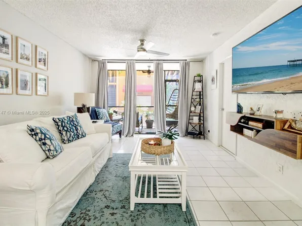 15549 N Miami Lakeway N #104, Hialeah, FL 33014