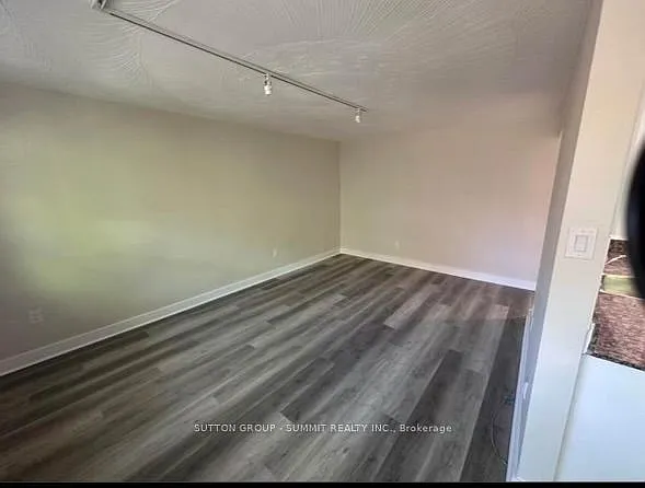 105 Raglan Ave #503 — Photo 6