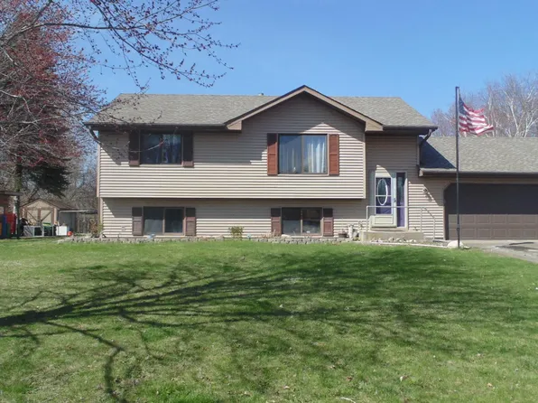 7780 214th St N, Forest Lake, MN 55025