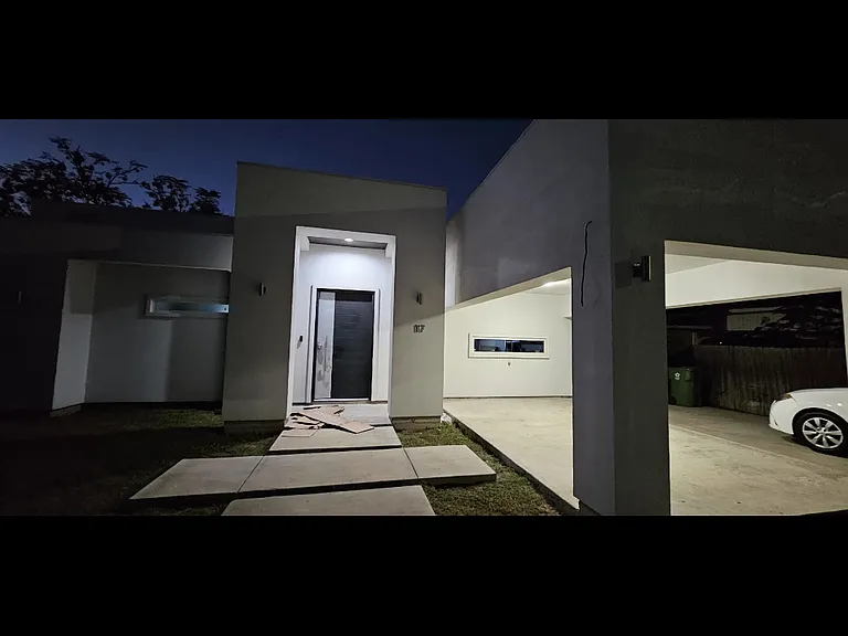 117 Willacy Ave — Photo 7