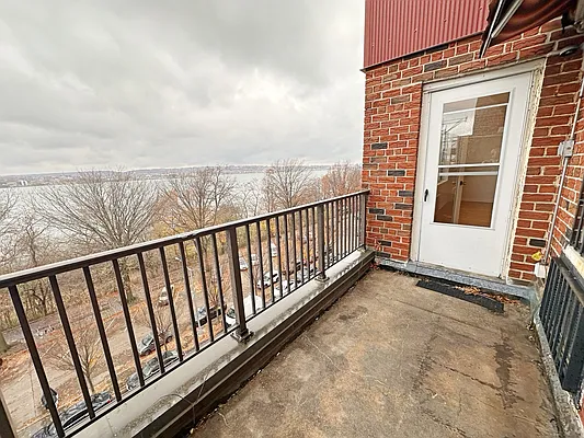 Rented by Brooklyn Property Group LLC | media 30