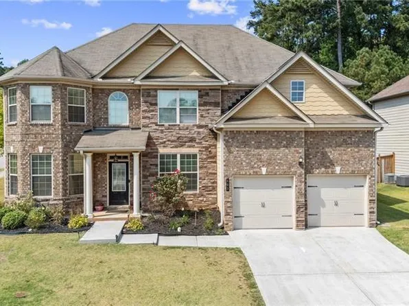 601 Stream Ct, Fairburn, GA 30213