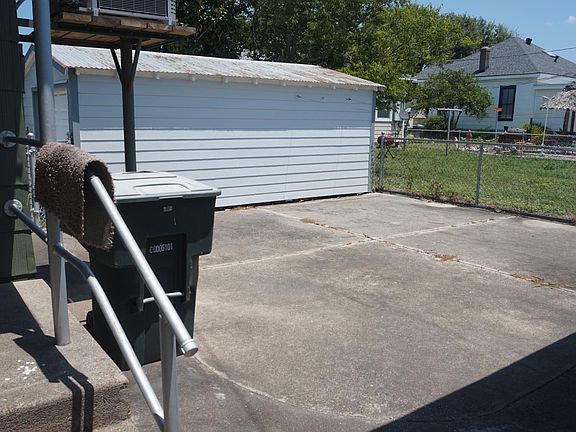 4th image of 2112 47th St