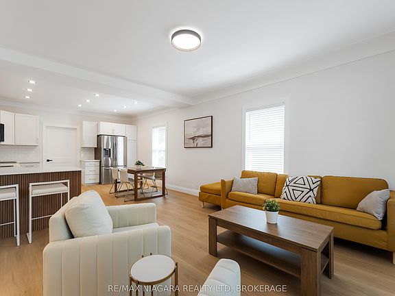 5th image of 4367 Ontario St