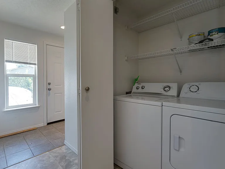 228 SE 106th Ave — Photo 8