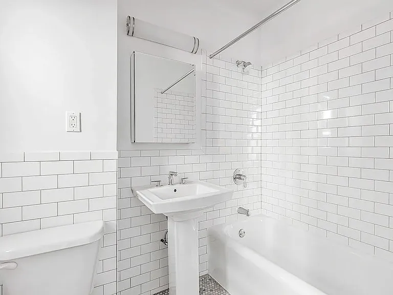 12 E 86th St #831 — Photo 9