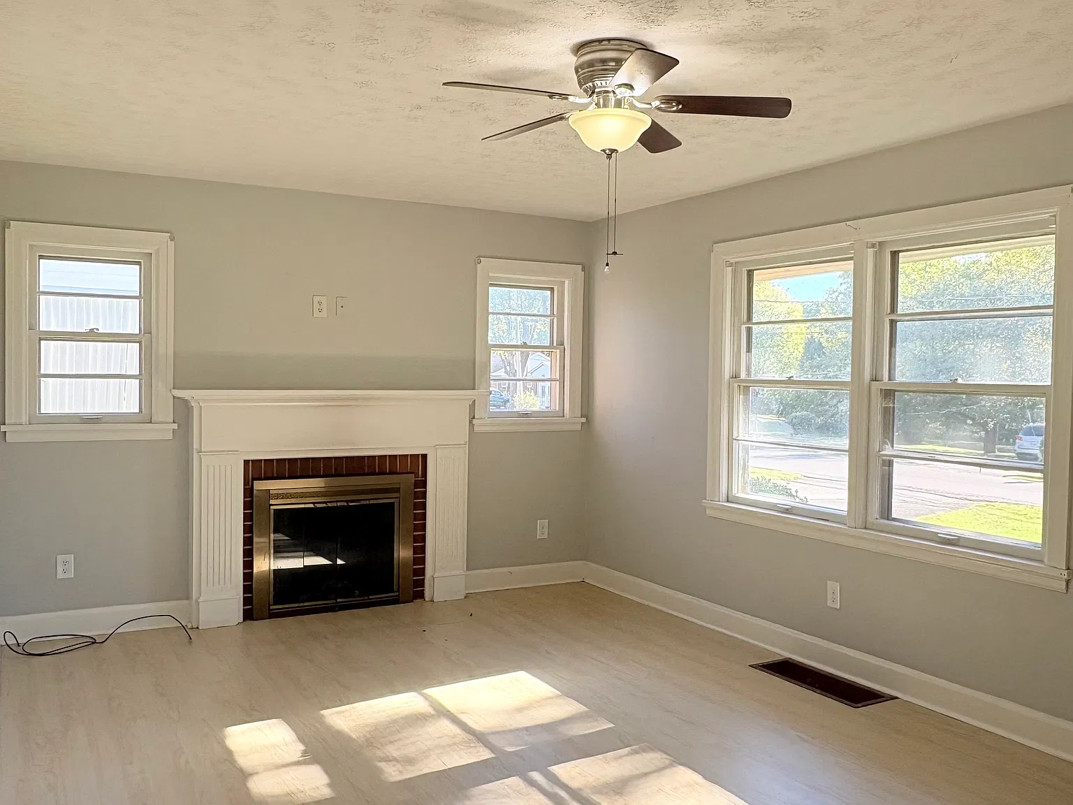 3 bed, 1114 sqft, $1,295 — Photo 3