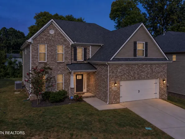 1111 Snowy Peak Ln, Knoxville, TN 37922