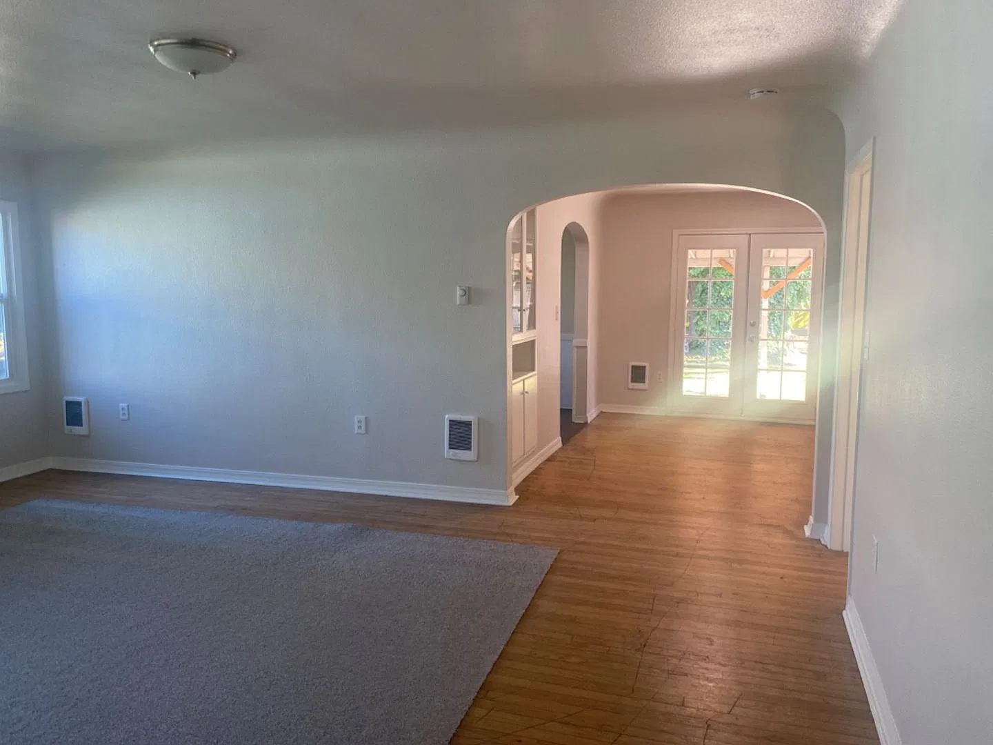 Rental 5 Bedroom 2 bath with W/D & Garage $2950 — Photo 4