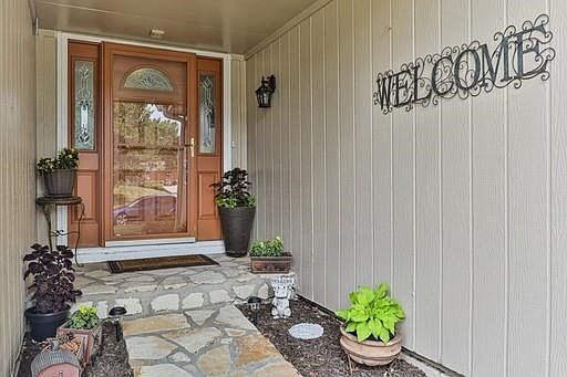 2nd image of 1609 NE Debonair Dr