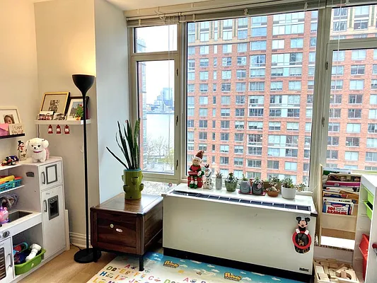 Rented by NY Living Solutions | media 6