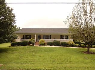 3389 Helmstetler Rd, Lexington, NC 27295