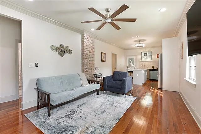 3 bed, 1.0 bath, 1300 sqft, $1,850 — Photo 3