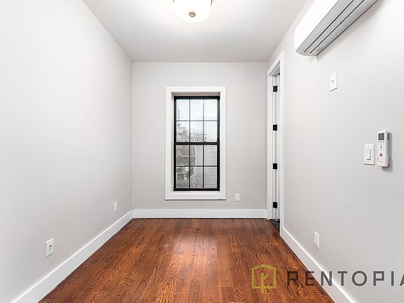 4th image of 228 Manhattan Ave #3A