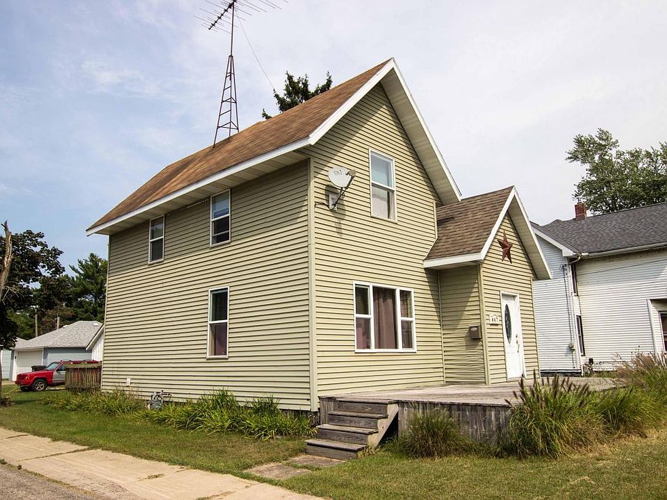 1st image of 447 E Division St