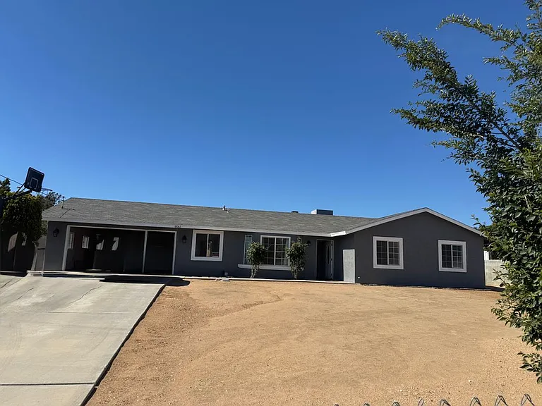 18063 Catalpa St — Photo 17