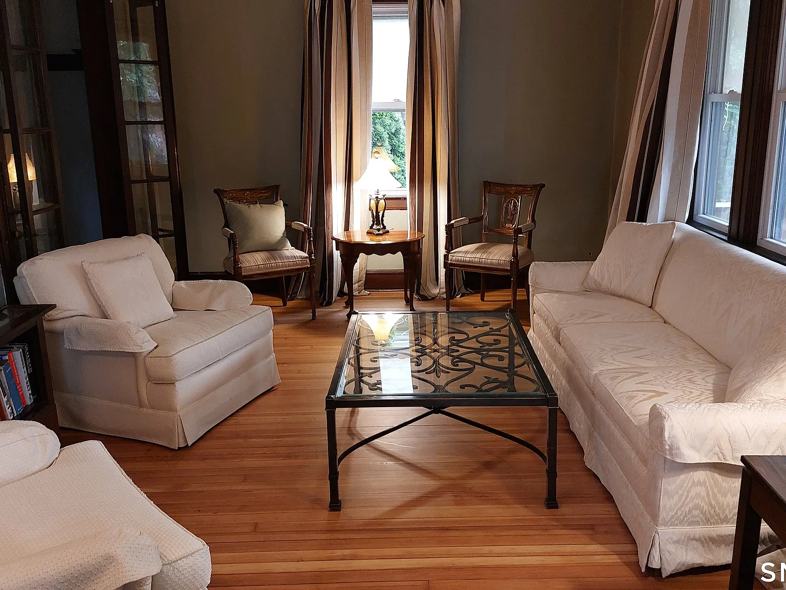 2 bed, 1.0 bath, 1430 sqft, $3,600 — Photo 2