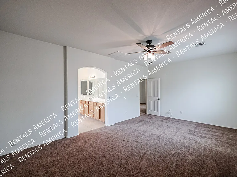 3481 E Vernon St — Photo 24