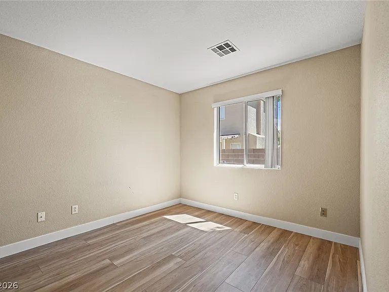 6012 Soft Springs Ave — Photo 10