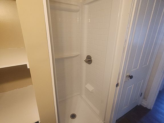 2nd image of 539 Lehman St