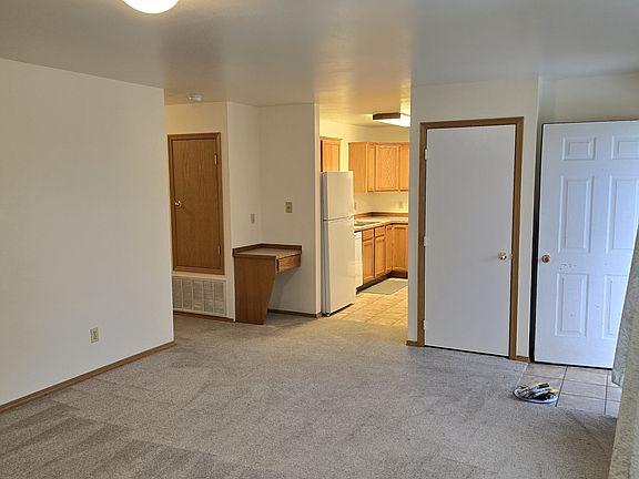 4th image of 25 Michael Grove Ave #27