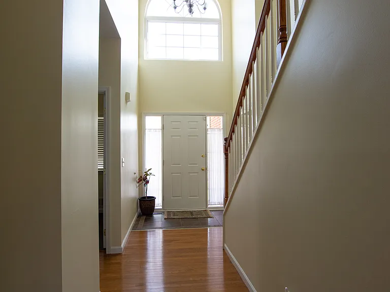 366 Sedgewood Ln — Photo 5