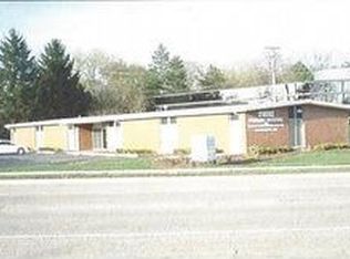 29592 Northwestern Hwy, Southfield, MI 48034