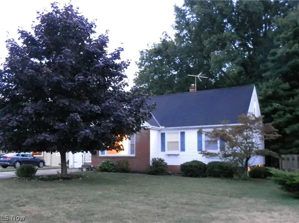 4928 Corliss Rd, Lyndhurst, OH 44124