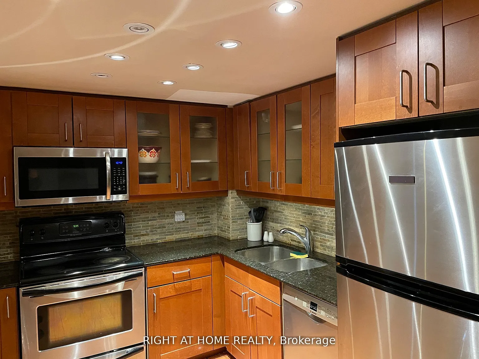 2 bed, $2,650 — Photo 2