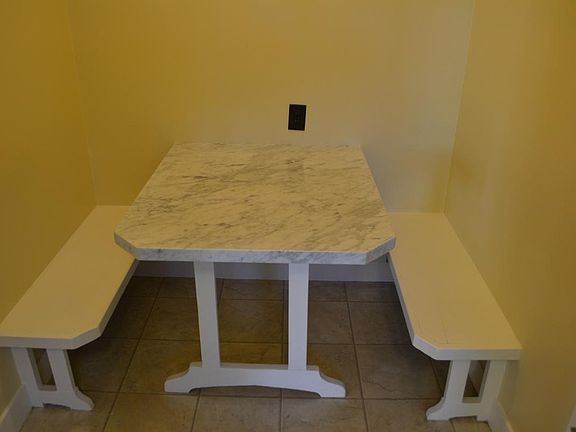 CARRERA MARBLE DINNING NOOK