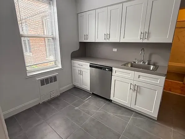 405 Westminster Road image 1 of 6