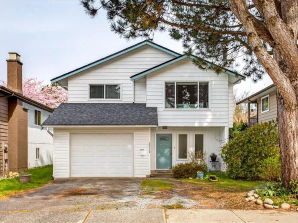 3219 Harwood Ave, Coquitlam, BC V3E 1T7