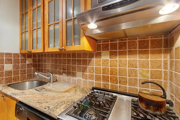 Sold by Nest Seekers International | media 6