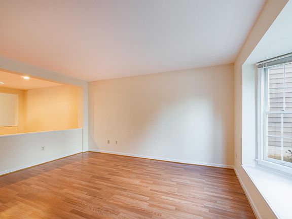 4th image of 2314 Yvonnes Way