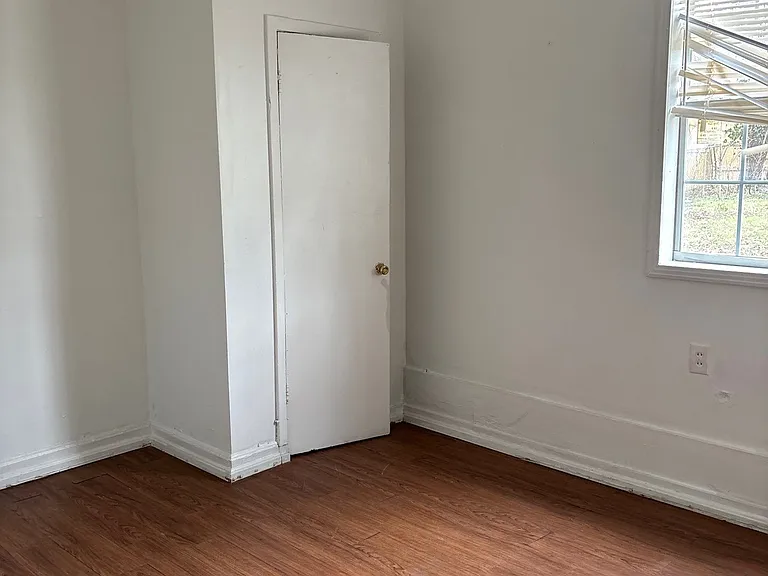 1105 N McLemore Ave #A — Photo 12