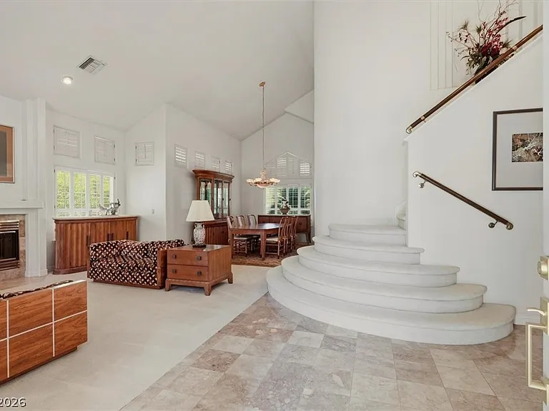 1888 Woodhaven Dr — Photo 7
