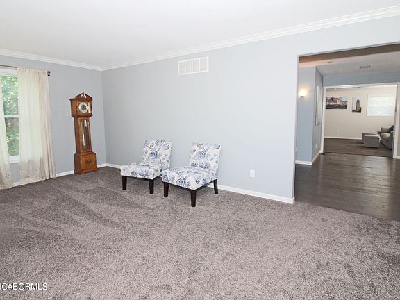 4th image of 2713 Kenwood Dr