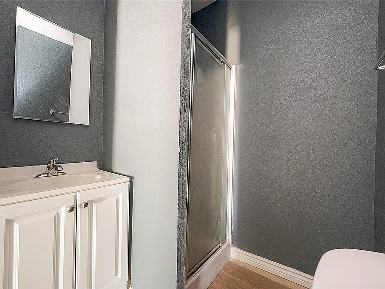 4704 Farmer St — Photo 10