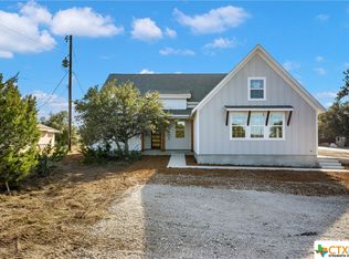 629 Airline Dr, Canyon Lake, TX 78133