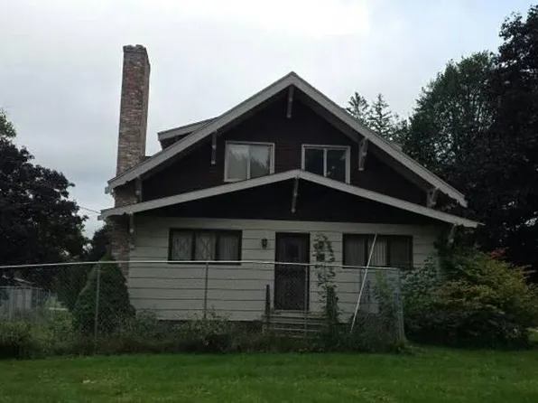 103 Columbus Ave N, Waltham, MN 55982