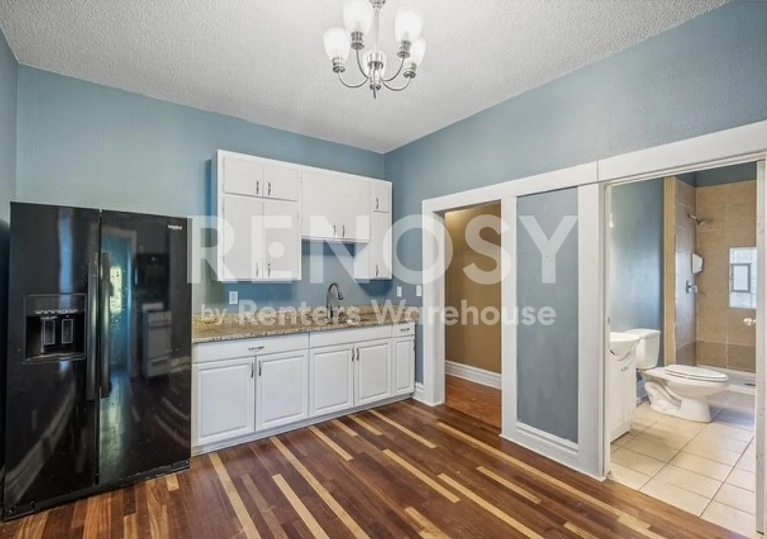 Available July 1 - 2BD / 1BA upper level duplex in Saint Paul! — Photo 2