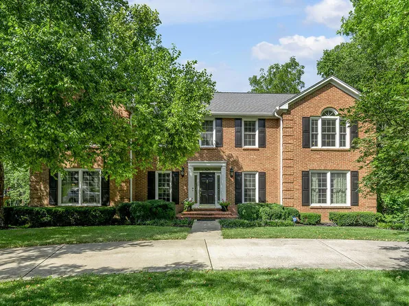 2385 The Woods Ln, Lexington, KY 40502