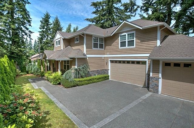 1st image of 12028 NE 70th St